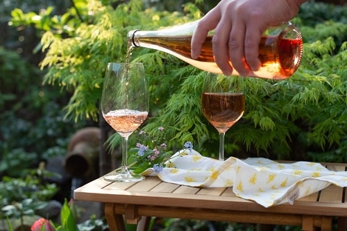 La región vinícola de Provenza de Francia está produciendo algunos de nuestros estilos secos favoritos para el vino rosado.