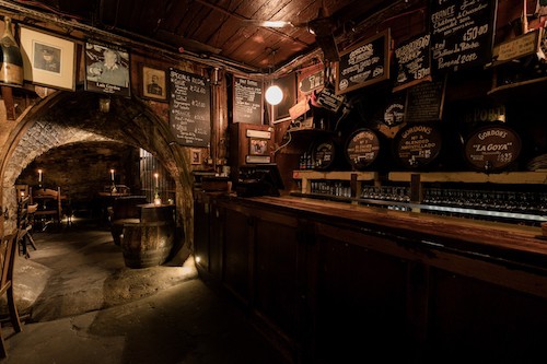 mejores bares de vinos en Londres para visitar |  Interior del bar de vinos de Gordon