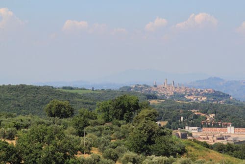 Cómo visitar el centro de Italia |  Recorriendo el vino y la comida de San Gimignano