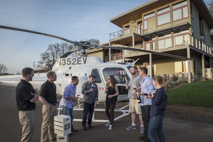 Recorridos en helicóptero por la región vinícola de Oregón |  Winetraveler.com