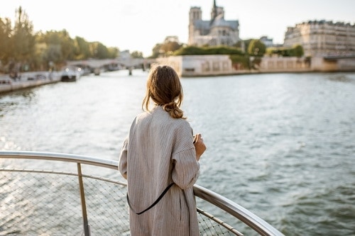 mejores cosas para hacer en París: explore el río Sena con un crucero con cena y bebidas |  Winetraveler.com