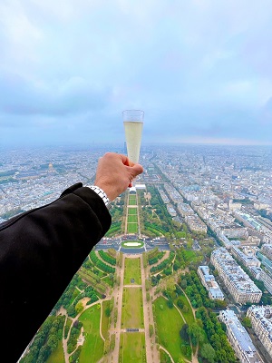 Champaña desde lo alto de la Torre Eiffel