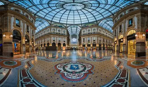 Turín Bull Galleria Vittorio Emanuele II en Milán, Italia