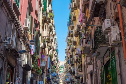 Visita el Barrio Español de Nápoles |  Winetraveler.com