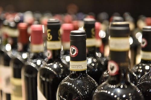 Etiquetas de vino Black Rooster Chianto Classico |  Winetraveler.com