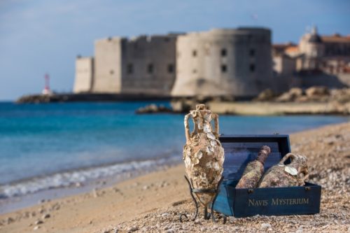Visite la bodega submarina Edivo en Žuljana, Dubrovnik y/o Drače, Croacia.  Vea reseñas y encuentre información sobre visitas para catas de vino, tours de buceo, horarios, reservas y más en Edivo Winery.