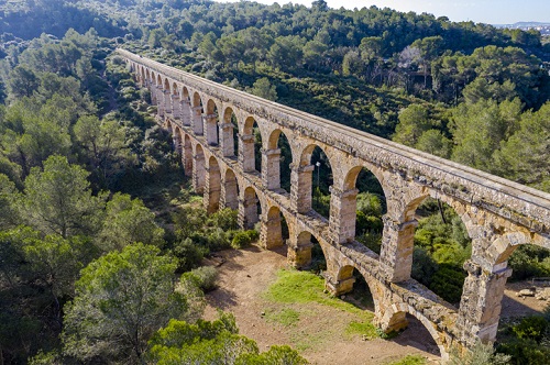 Acueducto romano Pont del Diable en Tarragona, España