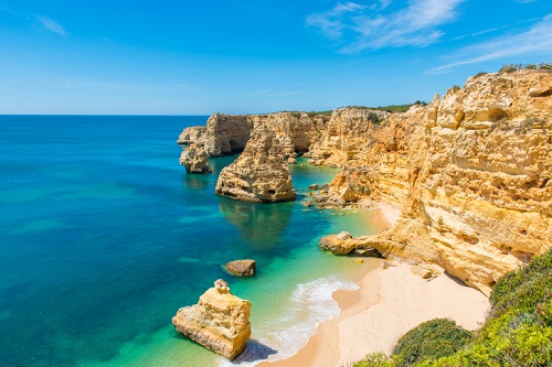 Praia da Marinha, Algarve Portugal.  Los mejores destinos de playa europeos para el verano