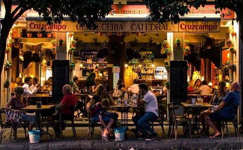Cosas Que Hacer en Sevilla España - Comer Tapas |  Winetraveler.com