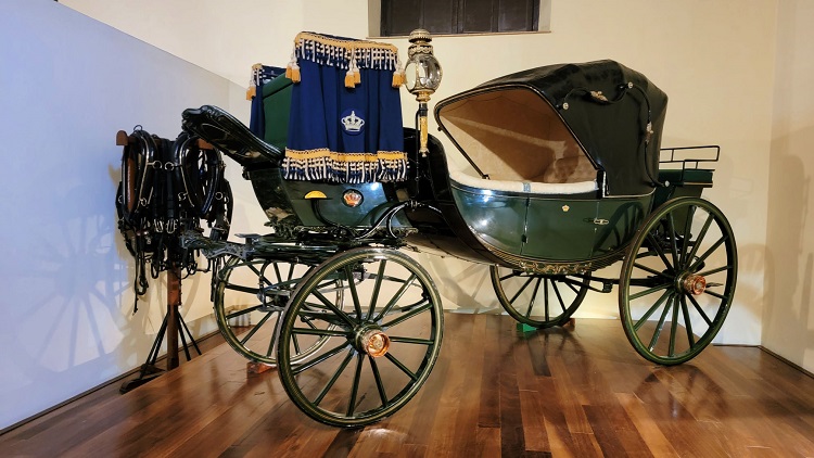 Ejemplo de carroza utilizada en bodas reales en la Real Escuela Andaluza del Arte Ecuestre