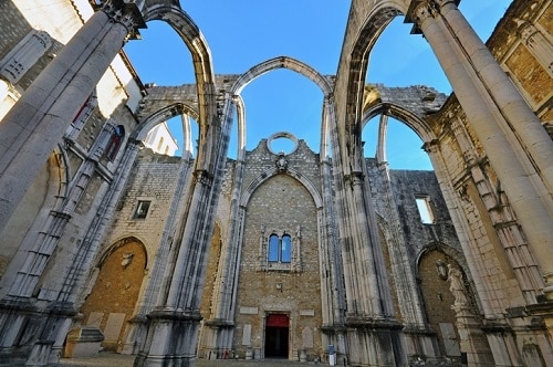 Cosas subestimadas para hacer en Lisboa Portugal - Visite las ruinas de la Catedral de Carmo |  Winetraveler.com