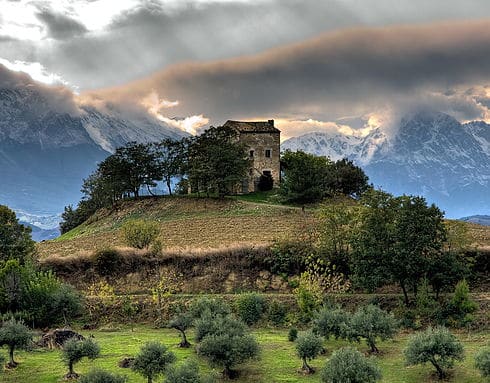 Provincia de Chieti en Abruzzo, Italia - Fuente de vino de los viñedos de Dora Sarchese |  Winetraveler.com
