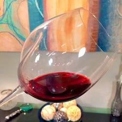 Comprobación de la edad de un vino en la copa |  Qué buscar en un vino durante la cata |  Winetraveler.com