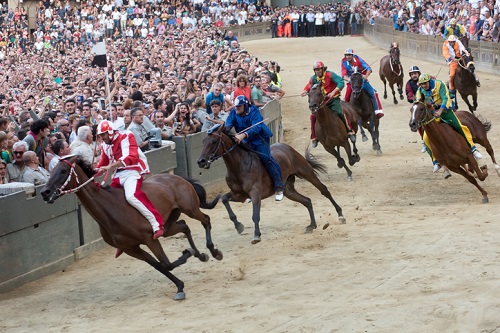 Palio di Siena, la famosa carrera de caballos