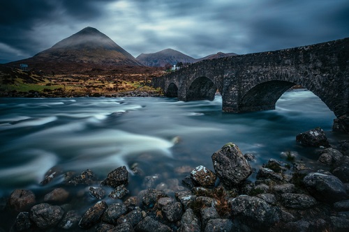 Puente viejo de Sligachan, Isla de Skye, Escocia