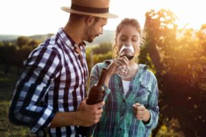 Qué llevar Degustación de vinos |  Los mejores atuendos y atuendos para degustación de vinos |  Winetraveler.com