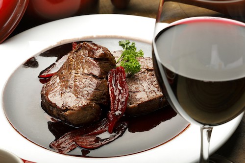 ¿Cuál es el mejor maridaje de alimentos para Cabernet Sauvignon?  |  Maridaje Cabernet y Bistec |  Winetraveler.com